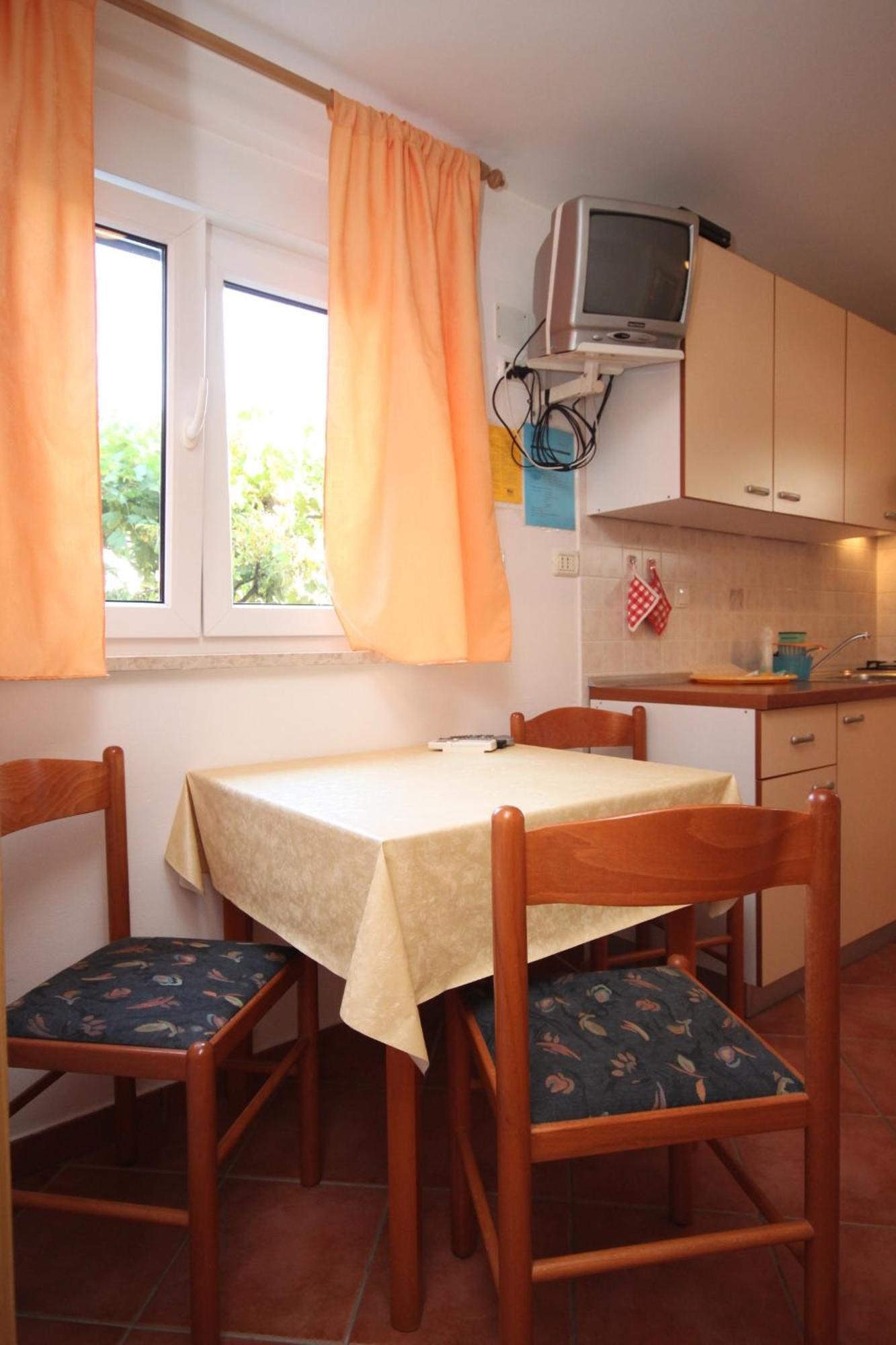 Apartments With A Parking Space Umag - 7039 Bilik gambar
